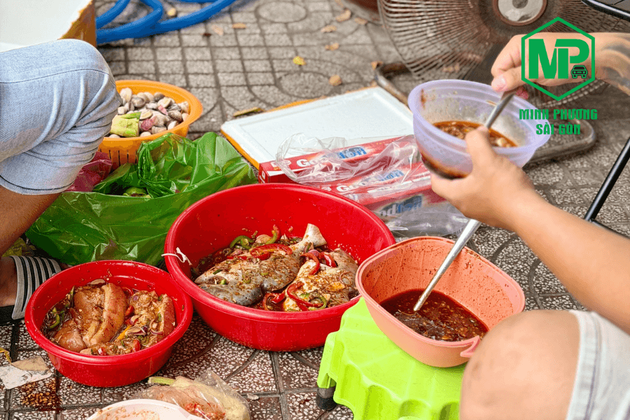 Khám phá hoạt động nấu ăn tại MPSG trước ngày Giỗ Tổ Hùng Vương, nơi thể hiện tinh thần làm việc nhóm và văn hóa doanh nghiệp gắn kết.
