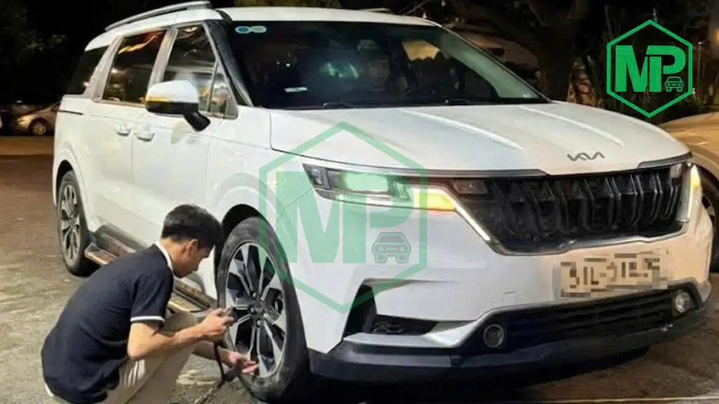 kiểm tra xe trước khi bàn giao khách tại mpsg